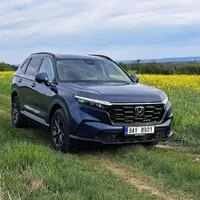 Honda CR-V HEV: Skvělý podvozek, odladěný hybrid a spousta místa.