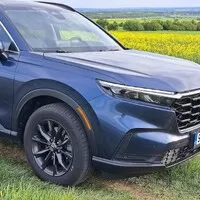 Honda CR-V HEV: Skvělý podvozek, odladěný hybrid a spousta místa.