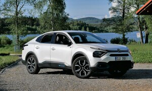 Recenze & testy: Citroën ë-C4X: Největší pohodář pod sluncem za fajn peníze. Někdy