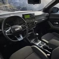 Dacia Duster na prvních jízdách. Přibyl hybrid, skvělý poměr „value for money“ zůstává
