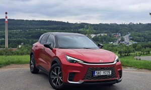 Recenze & testy: Lexus LBX: The Breaktrough Crossover?