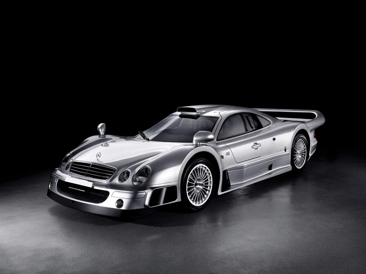 Mercedes-Benz CLK GTR Coupe, zdroj: wheelsage.org