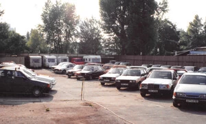 Ojetá auta se před rokem 1989 prodávala v řádu minut, na značce ani stavu nezáleželo, říká Petr Přikryl, matador českých autobazarů