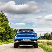 Auto, které klame tělem. Svezli jsme se Renaultem Rafale, novým vrcholem francouzské značky