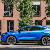 Auto, které klame tělem. Svezli jsme se Renaultem Rafale, novým vrcholem francouzské značky