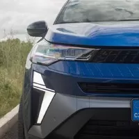 Renault Captur E-Tech full hybrid: Šmrncovní, skvěle vybavené auto s jedinou mouchou