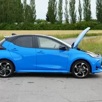 Toyota Yaris HEV: Malý šampion ladí formu