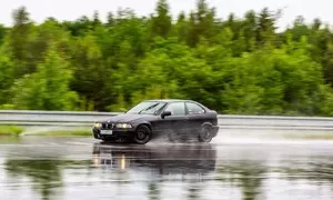 Autíčkářova garáž: BMW E36 Compact 318ti (1996): Maximum zábavy, nulové obavy.