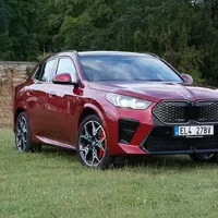 BMW iX2 eDrive30: Nová doba, nový směr