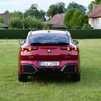 BMW iX2 eDrive30: Nová doba, nový směr