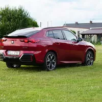 BMW iX2 eDrive30: Nová doba, nový směr