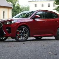 BMW iX2 eDrive30: Nová doba, nový směr