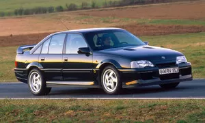 Retro okénko Petra Přikryla: První Lotus Omega v ČSSR, auto jako ze špionážního filmu