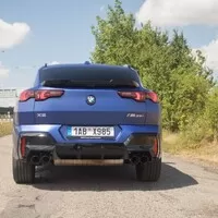 BMW X2 M35i xDrive: Auto, které chce být vidět a slyšet. Vyloudí však i úsměv na tváři?