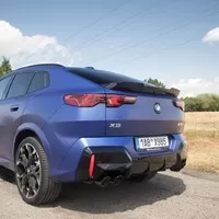 BMW X2 M35i xDrive: Auto, které chce být vidět a slyšet. Vyloudí však i úsměv na tváři?