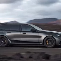 Autíčkářův týden:  Sedan z Číny, SUV z Ameriky a kombík z Německa