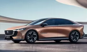 Editorial: Autíčkářův týden:  Sedan z Číny, SUV z Ameriky a kombík z Německa