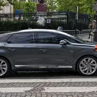François Hollande a jeho Citroën DS5 Hybrid4, zdroj: Wikimedia Commons