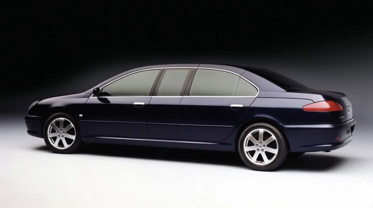 Nicolas Sarkozy a jeho Peugeot 607 Paladine, zdroj: Peugeot