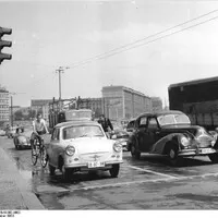 Retro okénko Petra Přikryla: Trabant byl nejlevnější auto ČSSR, kupovali ho studenti, důchodci i umělci