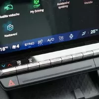 Renault Scénic E-Tech Iconic: Rodinný ideál na elektřinu?