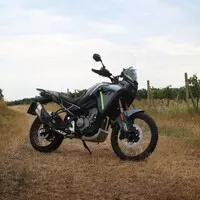 ​CF Moto 450 MT: Malý dobrodruh s velkým srdcem