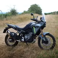 ​CF Moto 450 MT: Malý dobrodruh s velkým srdcem