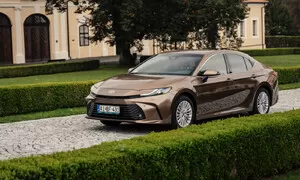 Autíčkář na cestách, Novinky: Nová Toyota Camry: Pořád stejně dobrá, jen nyní výrazně hezčí