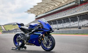 Novinky, V jedné stopě: Oficiální představení Yamahy R9 pro rok 2025