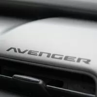 Jeep Avenger e-Hybrid: Kapesní crossover do města 