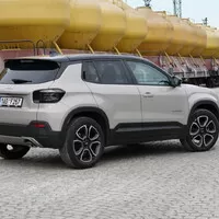 Jeep Avenger e-Hybrid: Kapesní crossover do města 