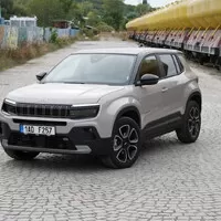 Jeep Avenger e-Hybrid: Kapesní crossover do města 