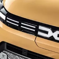 Dacia Spring v novém: Nejlevnější elektromobil na trhu má šmrncovní vizáž a umí uvařit kafe
