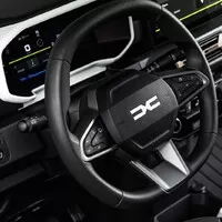 Dacia Spring v novém: Nejlevnější elektromobil na trhu má šmrncovní vizáž a umí uvařit kafe