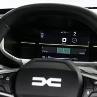 Dacia Spring v novém: Nejlevnější elektromobil na trhu má šmrncovní vizáž a umí uvařit kafe