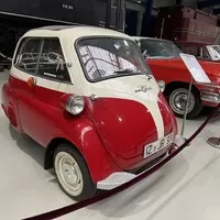 Za veterány na Rujánu. Oldtimer Museum Rügen srovnává vozový park východu a západu Německa v průběhu 40 let