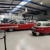Za veterány na Rujánu. Oldtimer Museum Rügen srovnává vozový park východu a západu Německa v průběhu 40 let