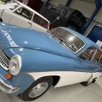 Za veterány na Rujánu. Oldtimer Museum Rügen srovnává vozový park východu a západu Německa v průběhu 40 let