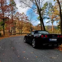 Krabova garáž v roce 2024, Porsche se vrátilo, ladíme Vette a užíváme si Mitsubishi