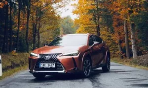 Recenze & testy: Lexus UX300h: Luxus v kompaktním balení