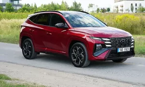 Recenze & testy: Hyundai Tucson 1.6 T-GDI HEV 4x4: Když změny nejsou potřeba