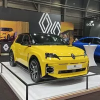 Legendární Capri v novém, elektrická Alpine a hybridní Tatra. Co si nenechat ujít na letošním e-Salonu
