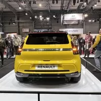 Legendární Capri v novém, elektrická Alpine a hybridní Tatra. Co si nenechat ujít na letošním e-Salonu