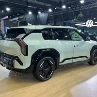 Legendární Capri v novém, elektrická Alpine a hybridní Tatra. Co si nenechat ujít na letošním e-Salonu