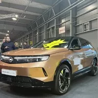 Legendární Capri v novém, elektrická Alpine a hybridní Tatra. Co si nenechat ujít na letošním e-Salonu