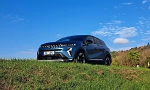 Recenze & testy: Renault Symbioz: Velký kufr a střecha jak z Maybachu. 