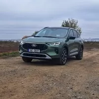 Ford Kuga hybrid: SUV od Fordu nemusí být jen převlečený pick-up