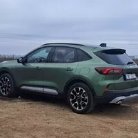 Ford Kuga hybrid: SUV od Fordu nemusí být jen převlečený pick-up