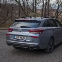 Hyundai i30 1.5 TGDi: Méně koní, více otravných asistentů a stále skvělý poměr cena-výkon