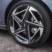 Hyundai i30 1.5 TGDi: Méně koní, více otravných asistentů a stále skvělý poměr cena-výkon